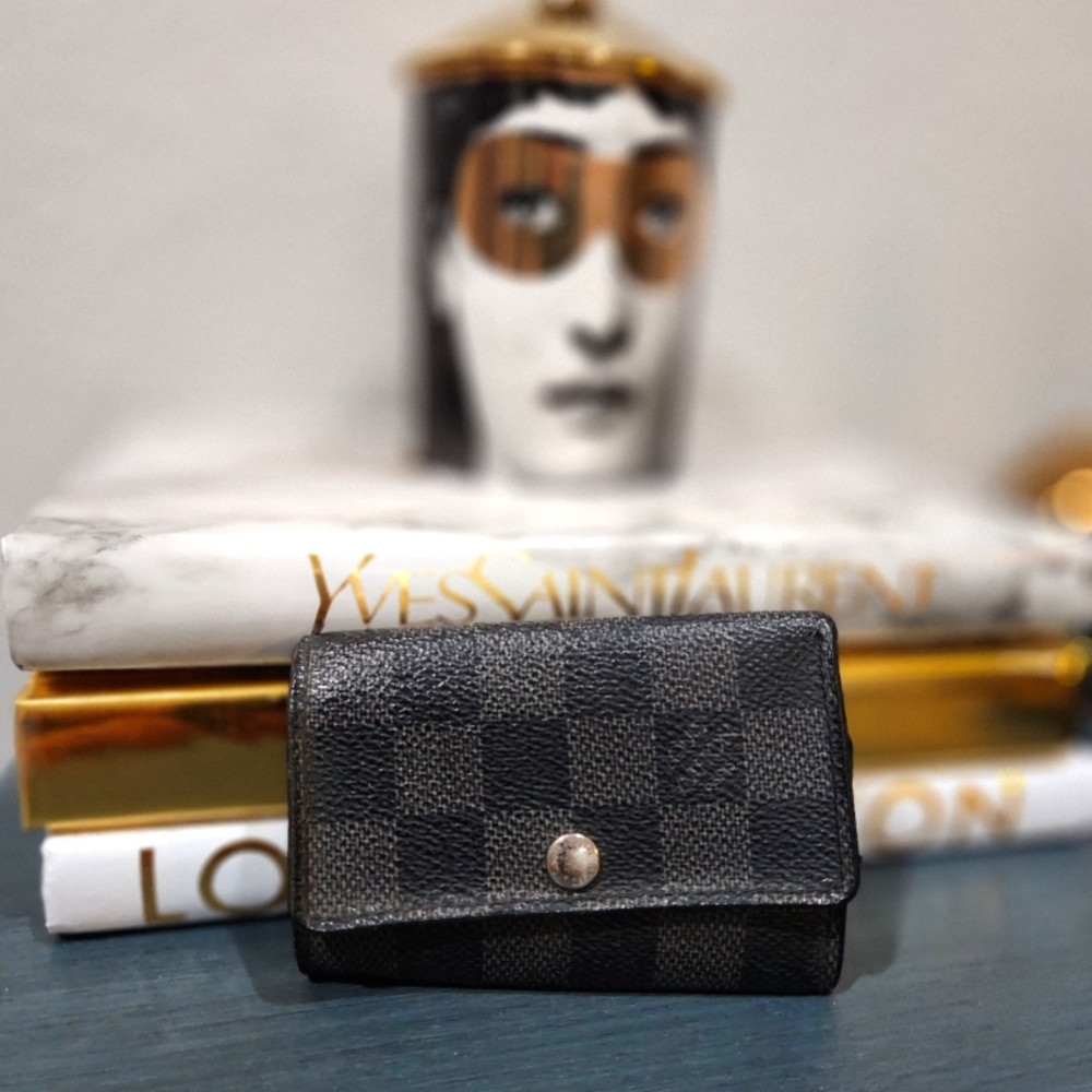 Louis vuitton graphite key holder